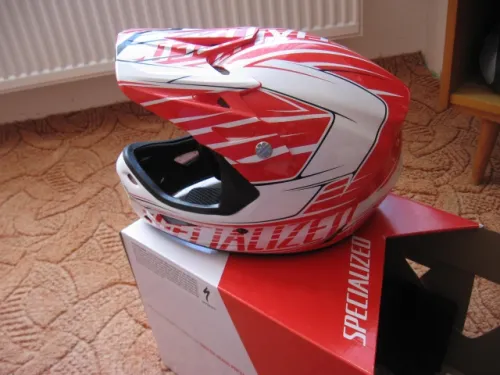 ElementStore | SPECIALIZED DH HELMA DISSIDENT COMP